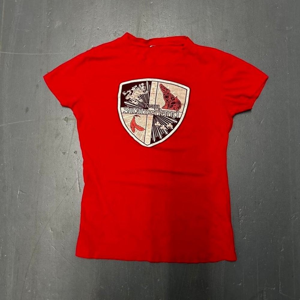 Y2K women's Twilight eclipse team Switzerland red graphic tee shirt tshirt